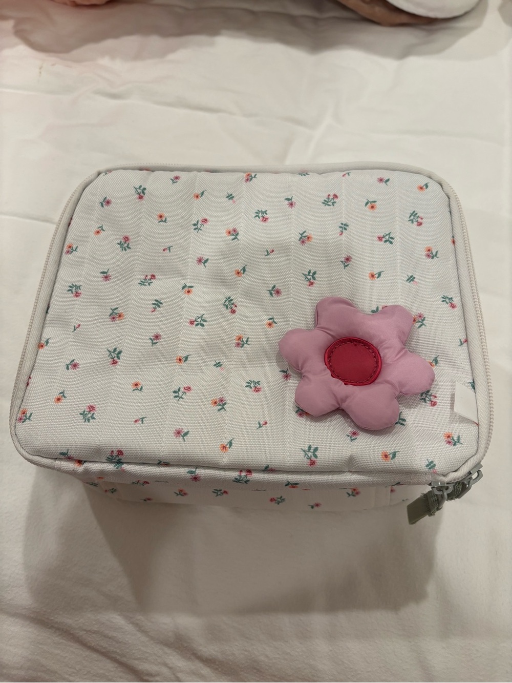 Cat & Jack Insulated Lunch Bag - Ditsy Floral